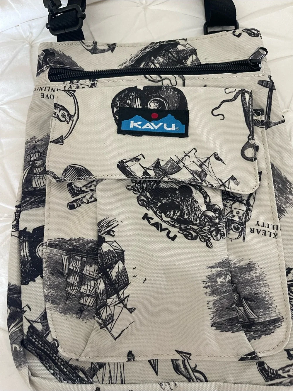 Kavu Black & White Printed Canvas Crossbody Bag